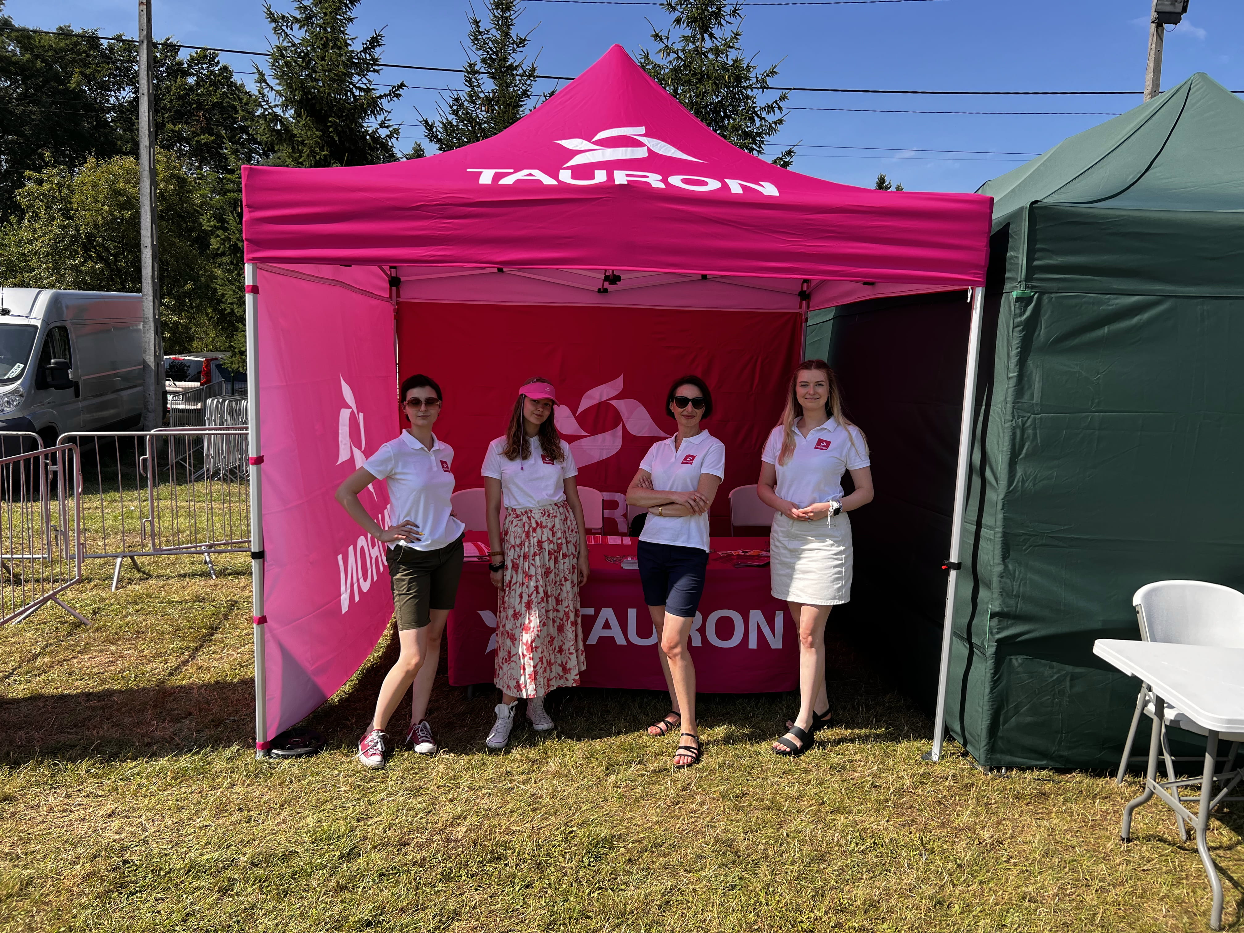 „Światłowód od TAURONA” Drwinia – event promocyjny POPC stoisko TAURON